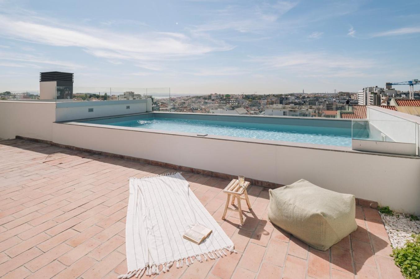 Procida - 1 Bedroom And Pool In Santo Antonio Apartment Lisbon